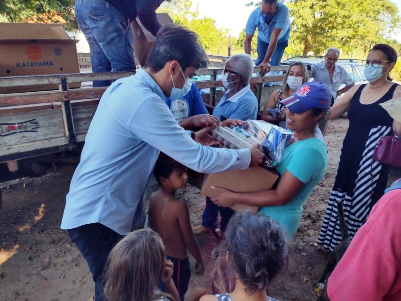 Fundo Social entrega cestas do Natal Solidário e kits às famílias das olarias