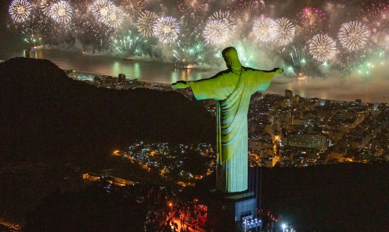 Pandemia restringe festas de réveillon pelo país