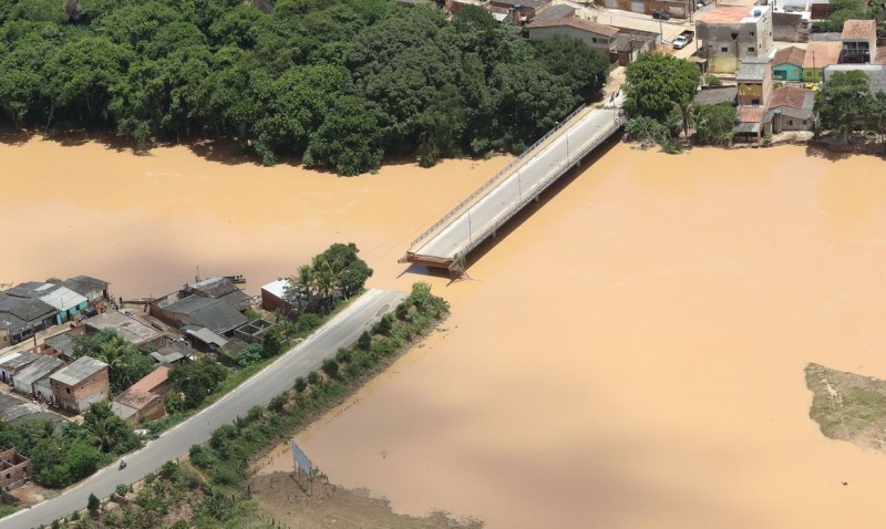 Sistemas de águas dos afetados pelas chuvas na Bahia são religados