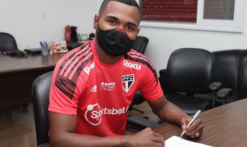 São Paulo anuncia contratação de Nikão