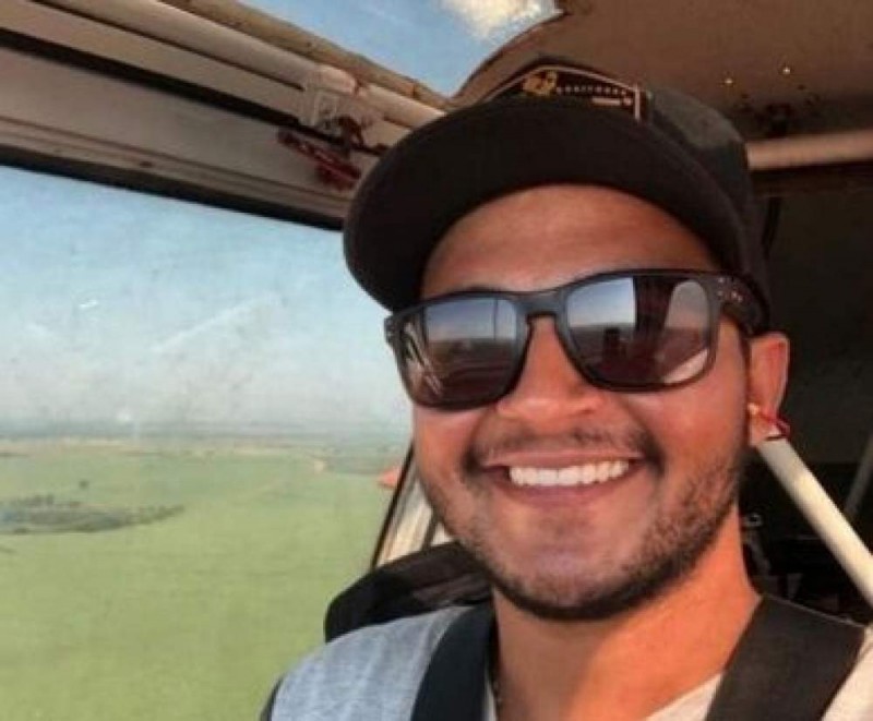 Piloto morre em queda de avião agrícola
