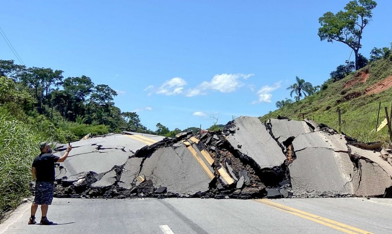 Governo mineiro anuncia recursos para recuperação após temporais