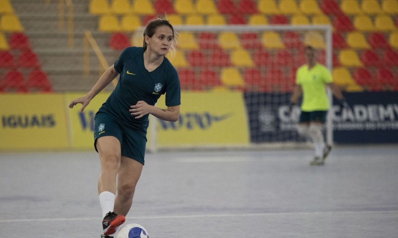 Futsal: Amandinha e Ferrão repetem dobradinha como melhores do mundo