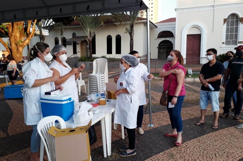 Covid-19: Plantão de Vacinação contempla 380 pessoas