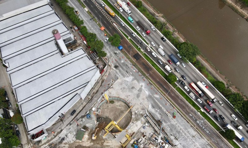 SP: após concretagem de cratera, pista da marginal será liberada hoje