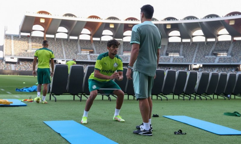 Palmeiras desembarca e já faz 1º treino com foco na estreia do Mundial