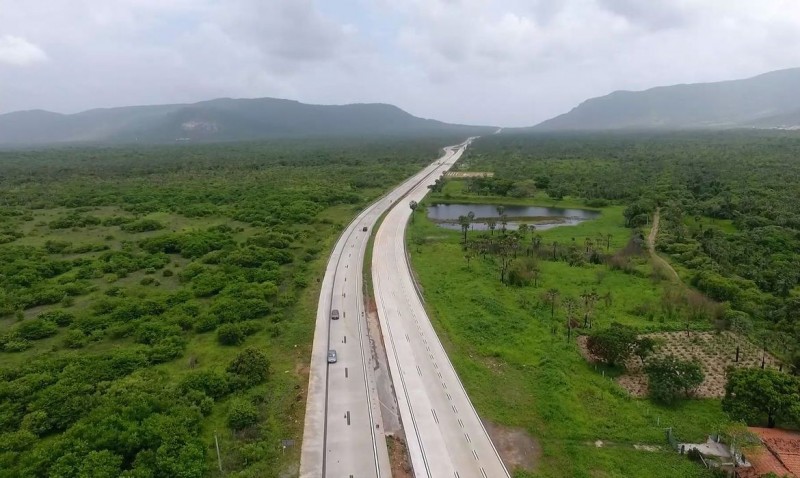 Ministro da Infraestrutura inaugura trecho duplicado da BR-222/CE