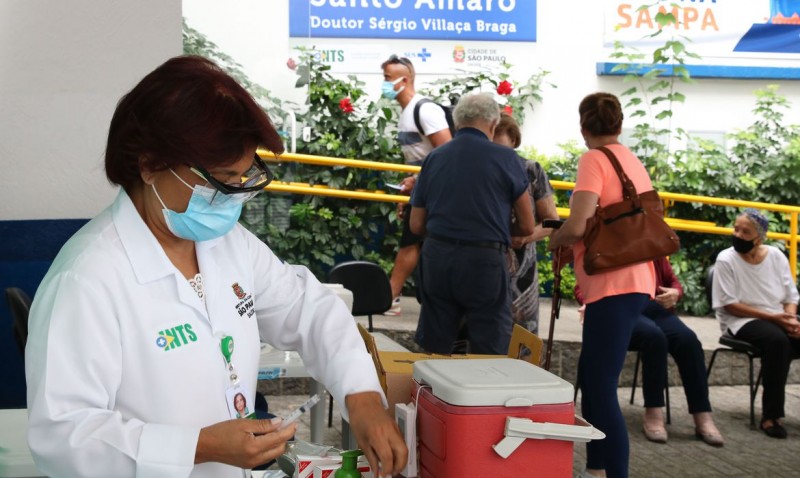 Covid-19: SP prevê aplicar quarta dose em idosos a partir de abril