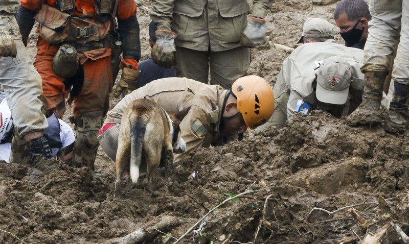 Mortes pela chuva em Petrópolis chegam a 120