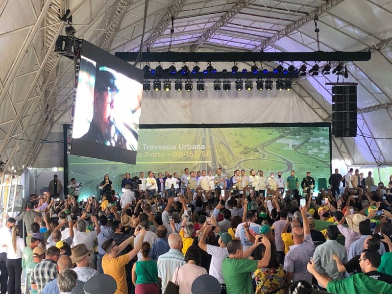 Presidente Jair Bolsonaro visita São José do Rio Preto para inaugurar travessia urbana