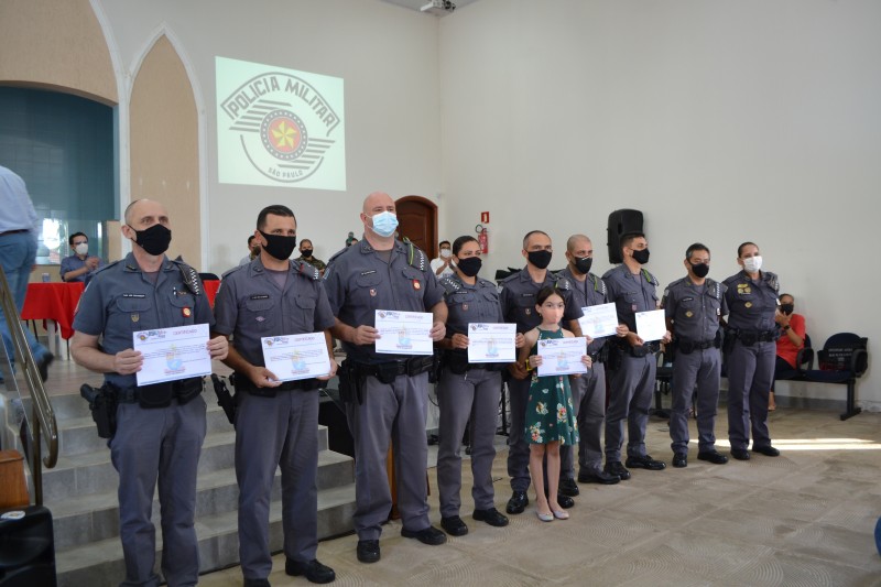 Policiais militares são homenageados durante solenidade em Penápolis