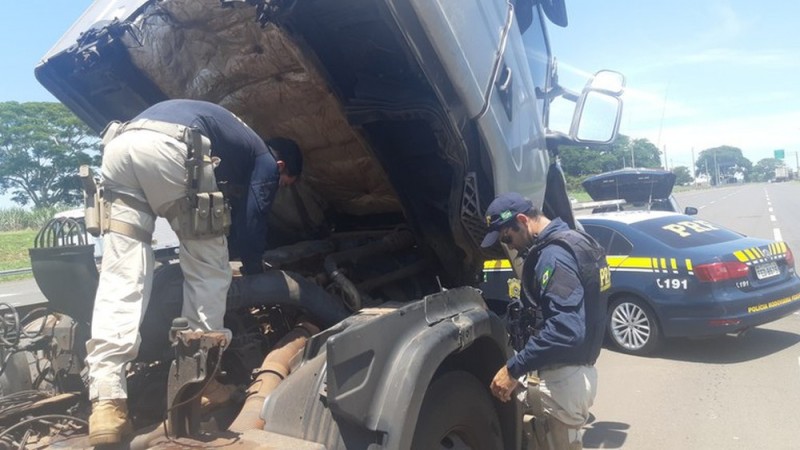 Polícia Rodoviária Federal recupera caminhão roubado avaliado em quase R$ 500 mil