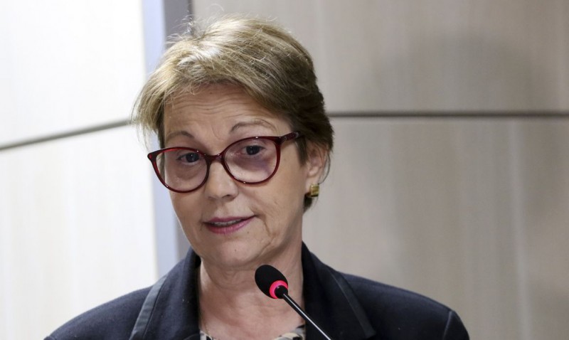 Brasil tem fertilizantes até outubro, garante ministra da Agricultura