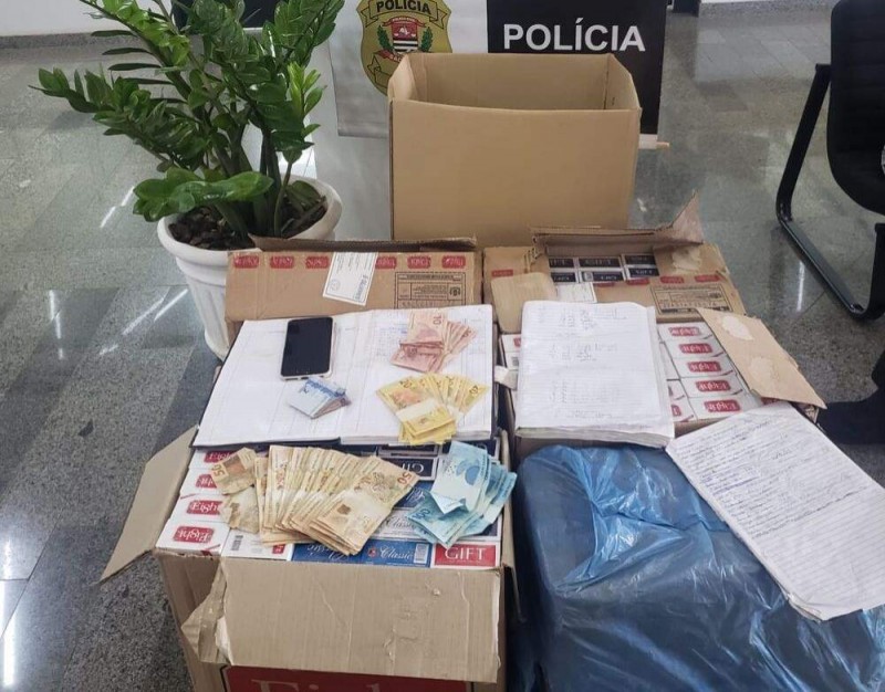 GOE/Deic prende comerciante de Birigui com cigarros contrabandeados