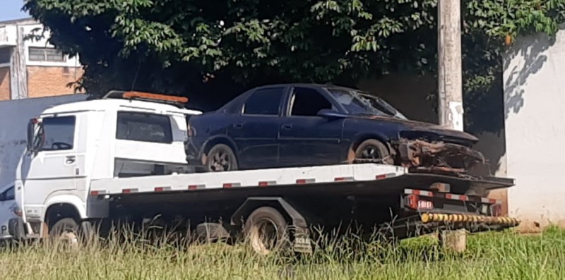 Jovem de 23 anos se fere gravemente após ter bicicleta atingida por Vectra