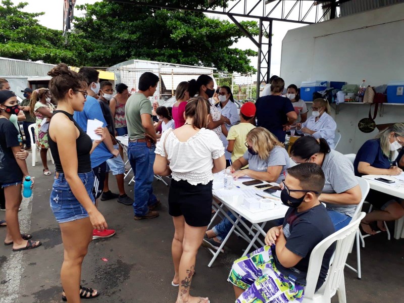 “Domingão da Vacinação” aplica mais de 300 doses de vacina contra Covid e Gripe