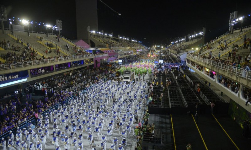 Doze escolas disputam título do Grupo Especial do carnaval do Rio