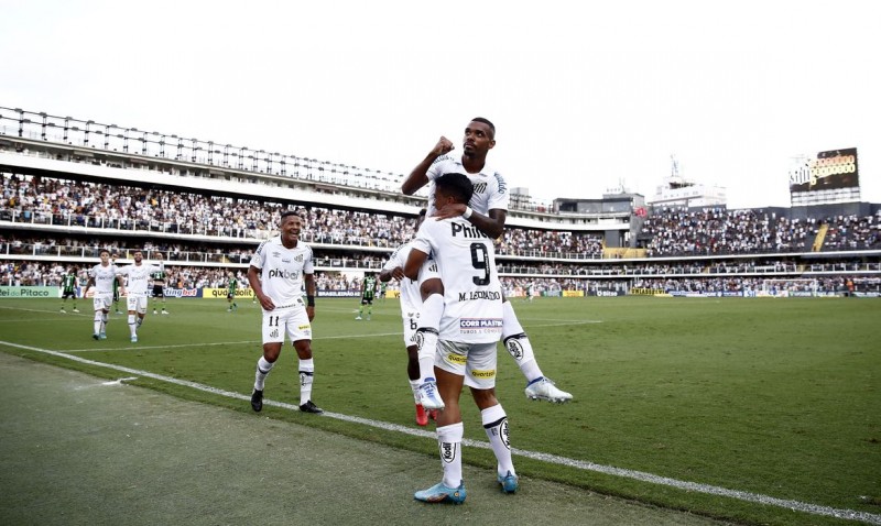 Santos vence América-MG e vira líder do Brasileiro