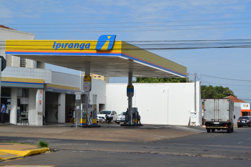 Preço do litro do etanol recua para R$ 5,14 e o da gasolina segue acima de R$ 7