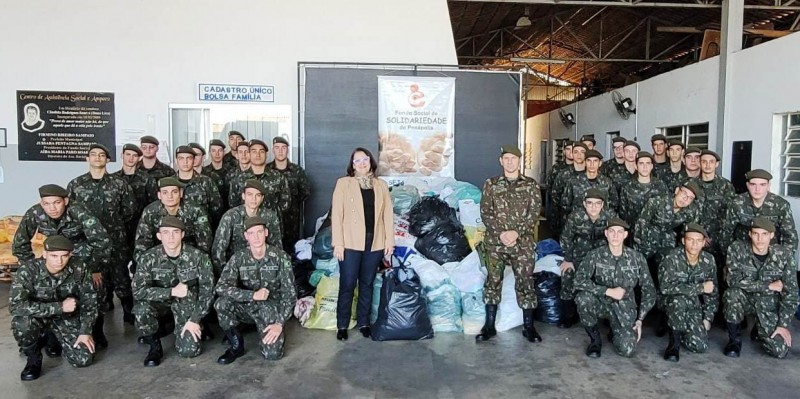 Fundo Social recebe mais de 5 mil peças de roupas do Tiro de Guerra