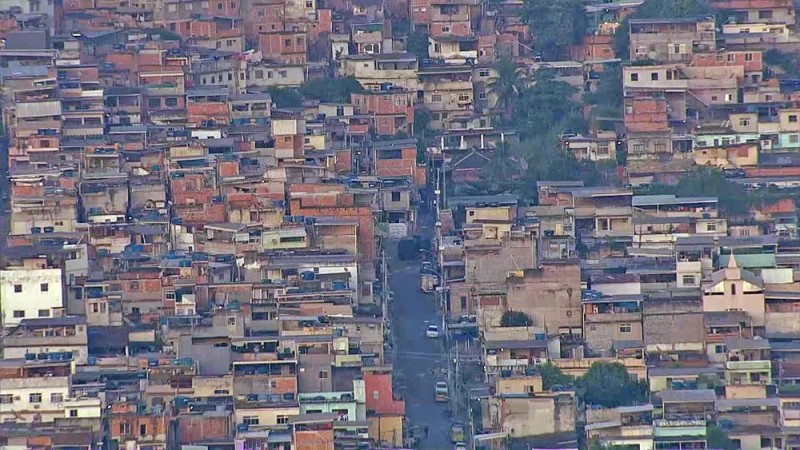 Confronto entre bandidos e policiais no Rio causa pelo menos 22 mortes