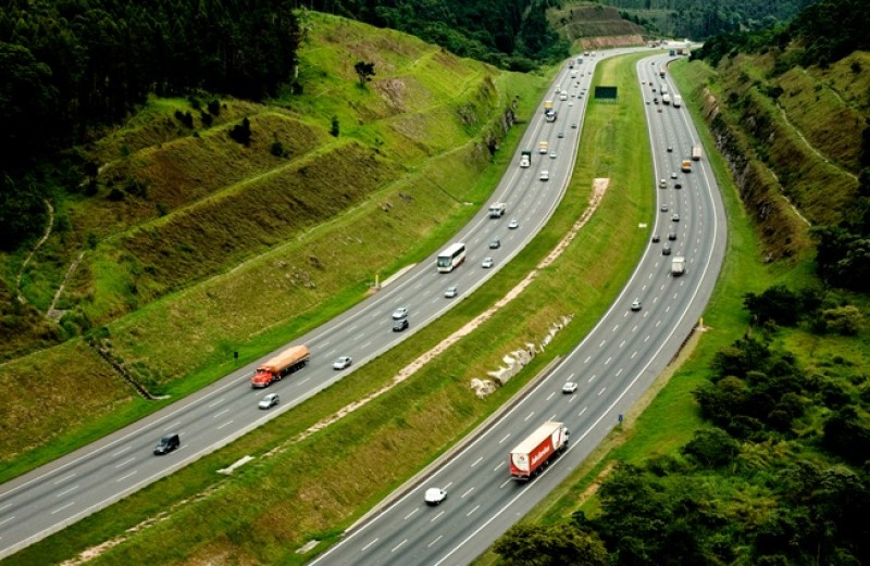 Governo de São Paulo prevê movimento de cerca de 3,8 milhões de veículos nas principais rodovias durante o feriado de Corpus Christi