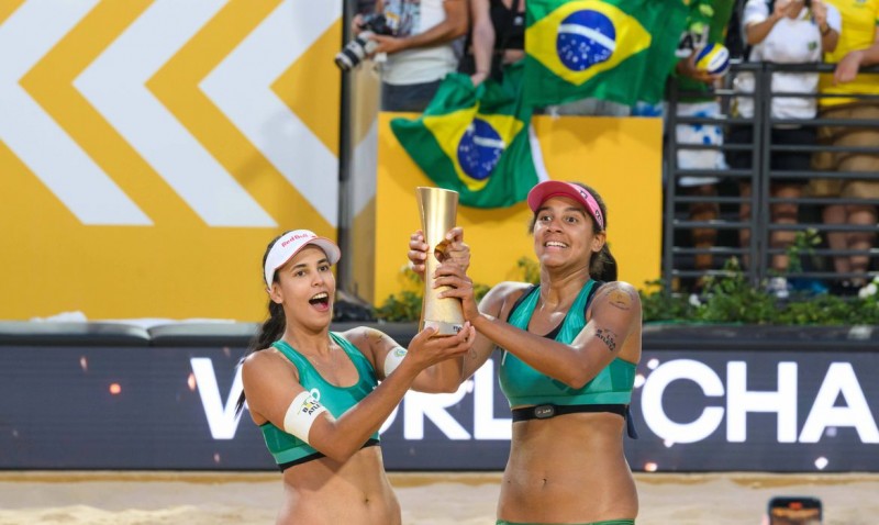 Brasil é campeão mundial de vôlei de praia com Duda e Ana Patrícia