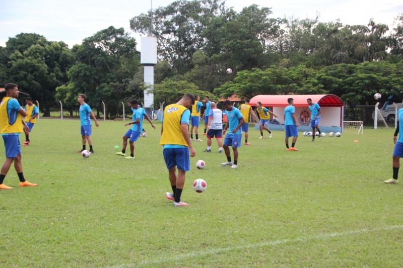 Penapolense deverá ter duas estreias contra o São-carlense neste domingo