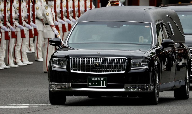 Ex-premiê Abe Shinzo é sepultado em Tóquio