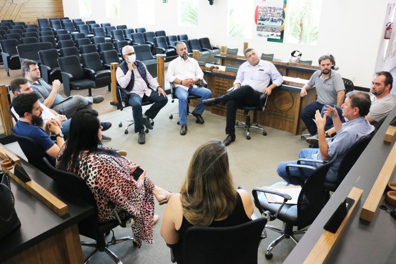 Reunião amplia discussão sobre projeto contra banheiro multigênero