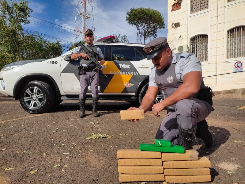 Adolescente é surpreendido pelo TOR transportando entorpecentes