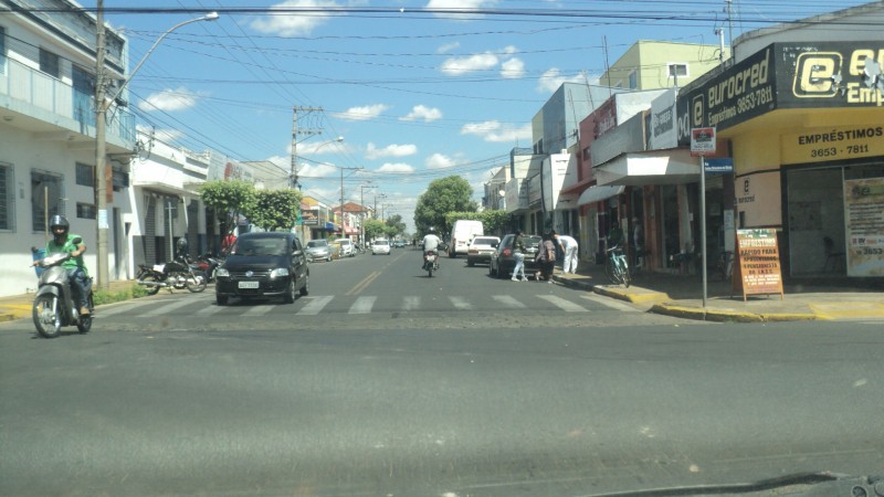 Comércio abre até às 14h para compras do Dia dos Pais