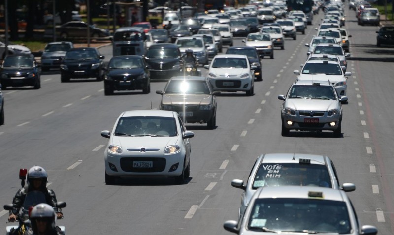 Prefeituras cadastraram 325 mil taxistas para receber o Bem-Taxista