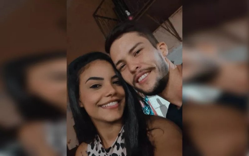 Casal de jovens morre após carro parar embaixo de carreta em avenida de Valentim Gentil