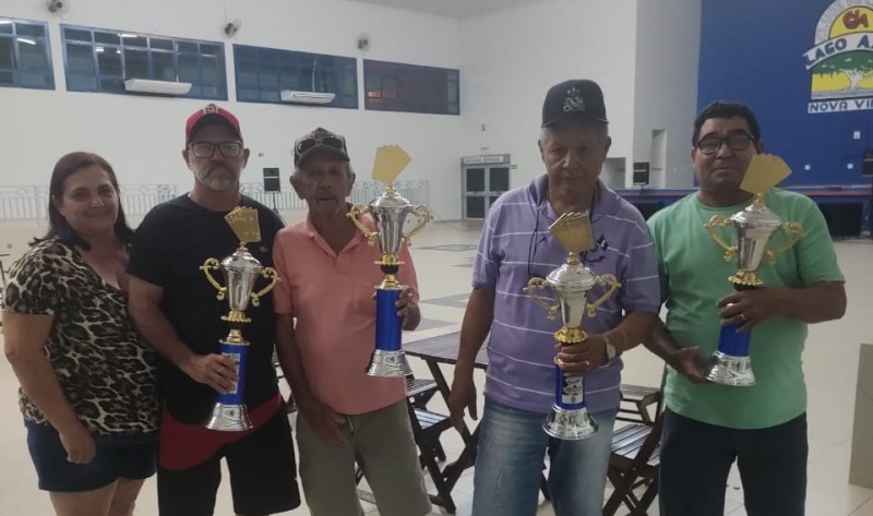 Duplas são premiadas em Torneio de Truco no Lago Azul