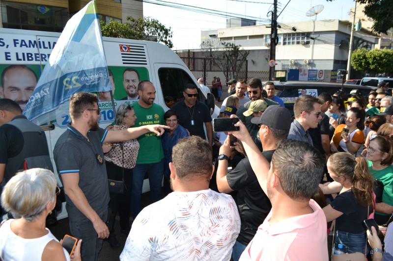 Candidato a deputado federal, Eduardo Bolsonaro visita Penápolis e inaugura ‘QG’