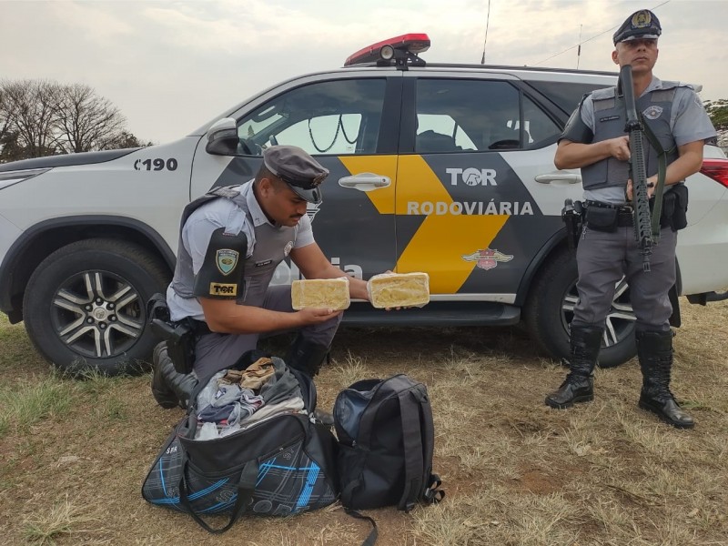 Tratorista é preso em flagrante pelo TOR com tabletes de crack em bagagem