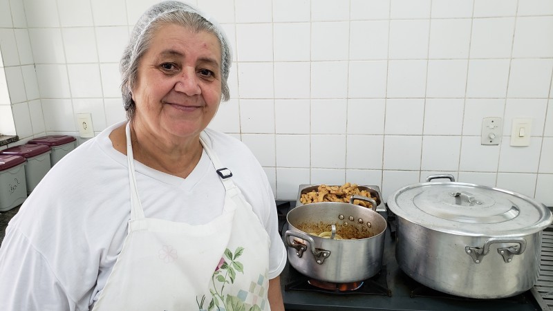 Câmara homenageará merendeira Maria de Souza Ferreira