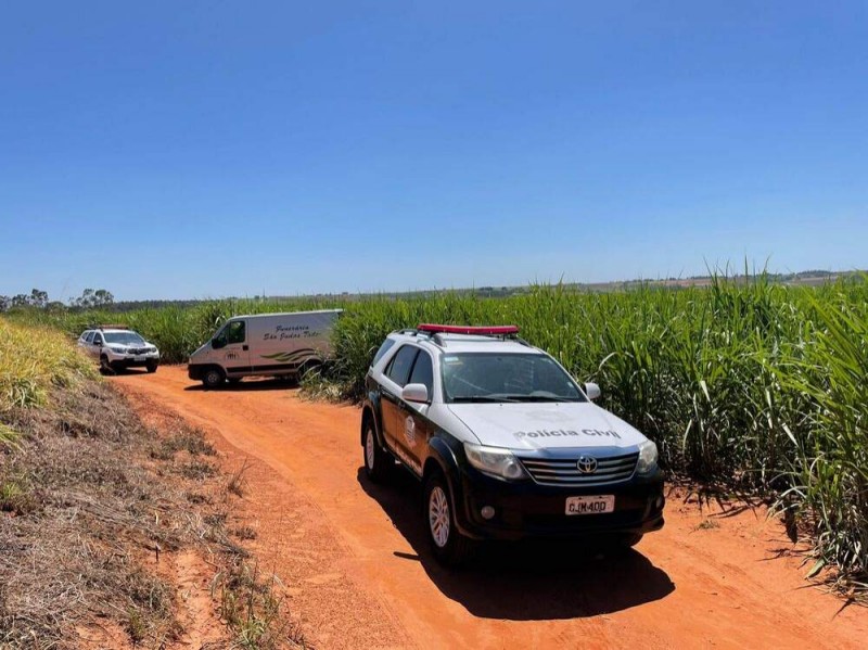 Corpo de homem é encontrado parcialmente enterrado em canavial de Birigui