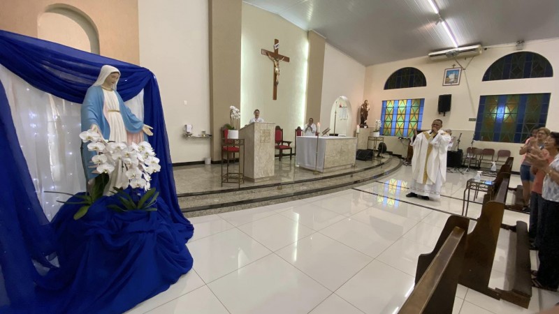 Comunidade celebra a padroeira Nossa Senhora das Graças