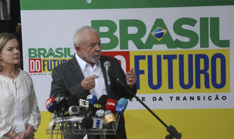 Exames de Lula estão dentro da normalidade, diz boletim médico