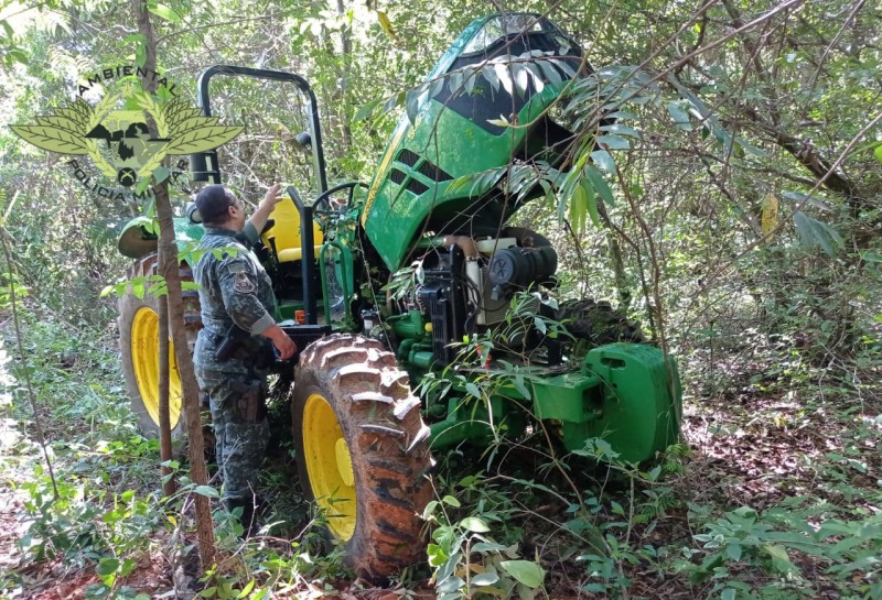 Polícia Militar Ambiental recupera trator furtado de propriedade rural