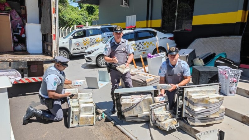 TOR apreende 300 tijolos de maconha escondidos em eletrodomésticos e estofados