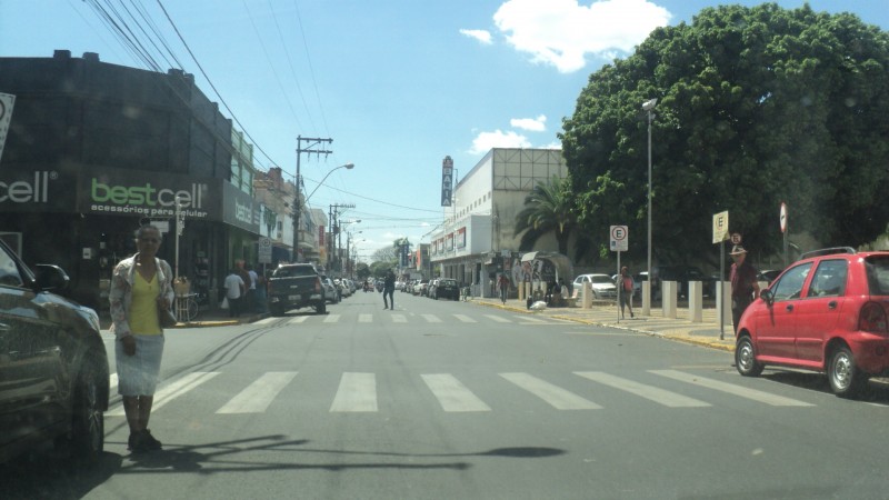 No último dia do ano, comércio de Penápolis abre até às 14h