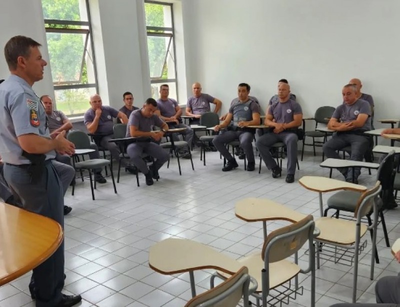 Comandante do CPI-10 visita 2ª Companhia da PM em Penápolis