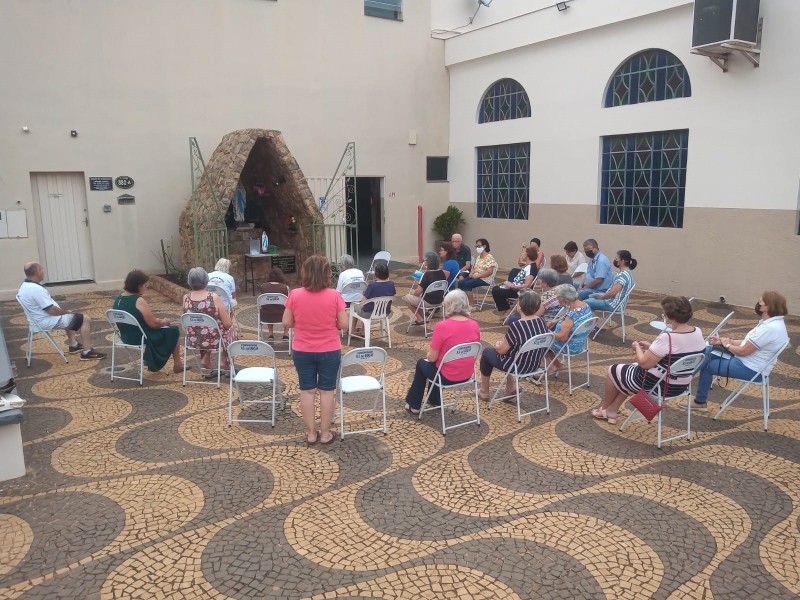 Comunidade celebra Tríduo para a festa de Nossa Senhora de Lourdes