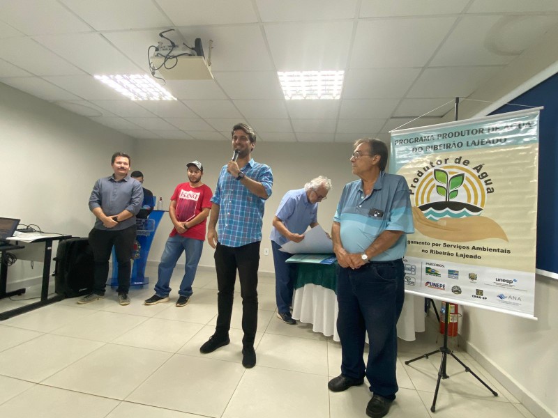 Produtores rurais recebem R$ 18 mil de pagamento por serviços ambientais em prol ao Ribeirão Lajeado