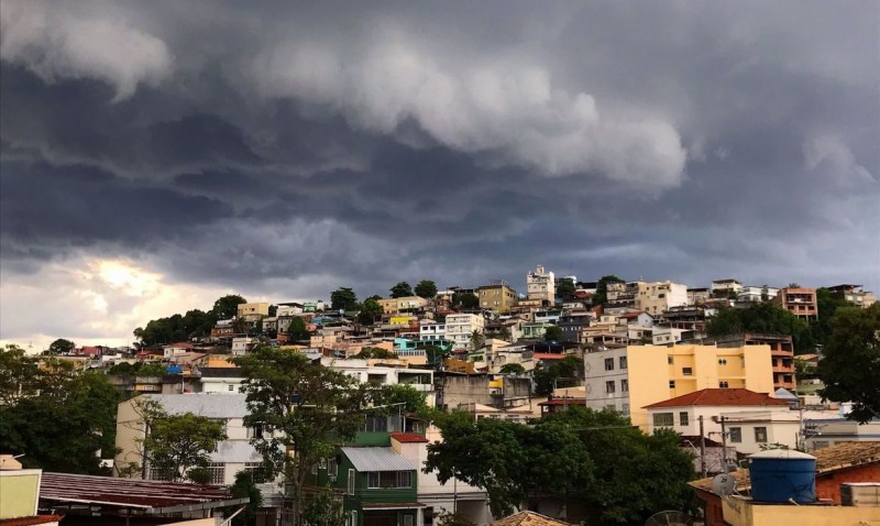 Chuvas, ventos fortes e frio marcam o carnaval em quase todo o país