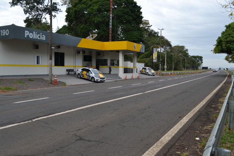 Base da Polícia Rodoviária de Penápolis recebe doações para vítimas do litoral