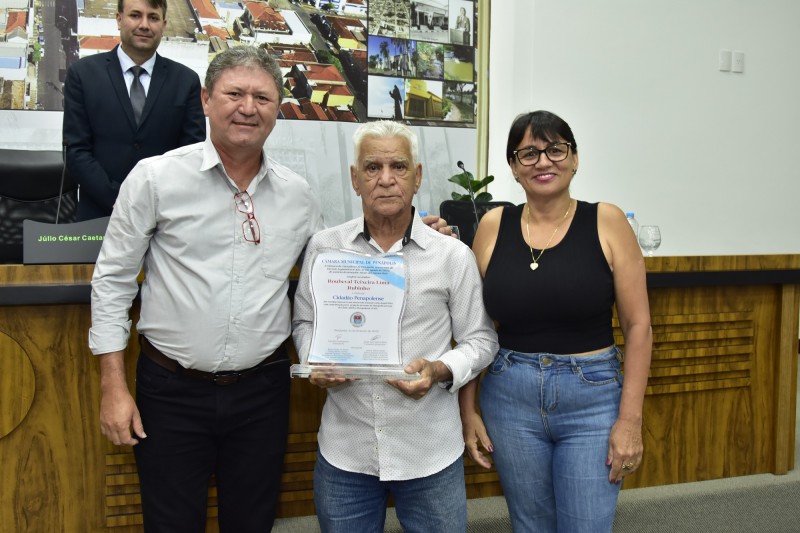 Roubeval Teixeira Lima, o Rubinho, recebe título de Cidadão Penapolense